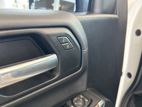 Used 2019 GMC Sierra 1500 SLE w/ SLE Value Package image 41