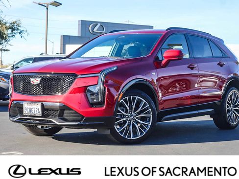 Used 2024 Cadillac XT4 Sport w/ Technology Package image 1
