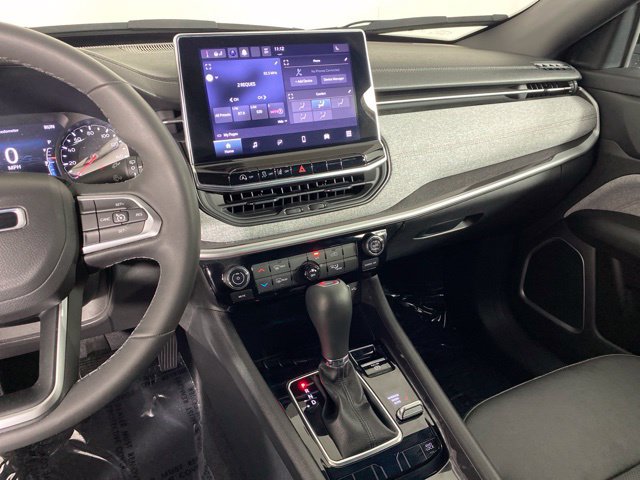 Used 2023 Jeep Compass Latitude AWD/4WD image 28