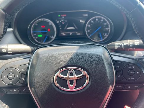 Used 2021 Toyota Venza Limited w/ Advanced Technology Package image 16