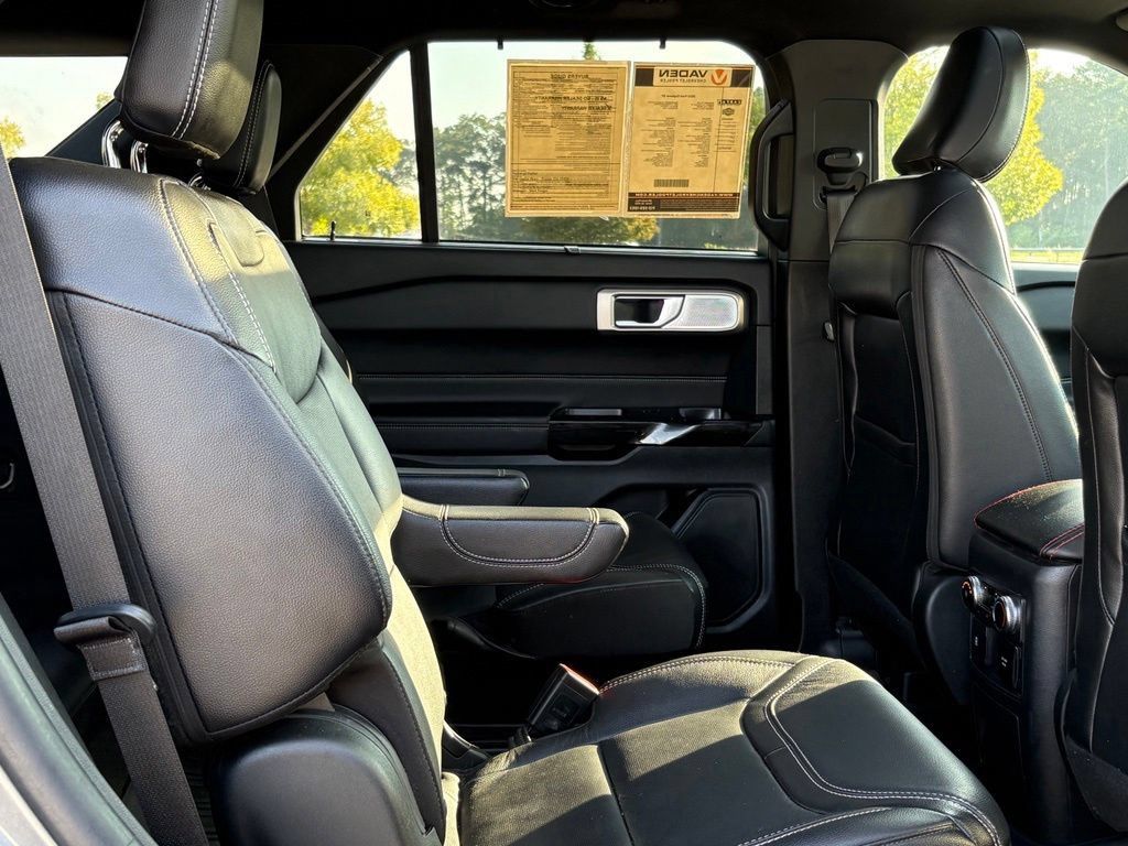 Used 2023 Ford Explorer ST w/ Equipment Group 401A AWD/4WD image 19