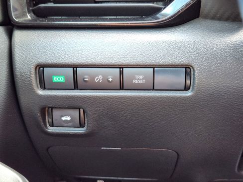 Used 2021 Nissan Sentra SV image 23