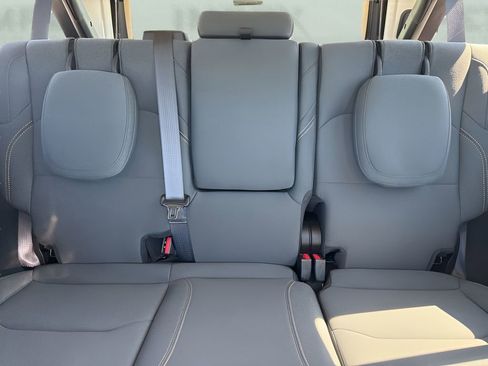 Used 2025 Jeep Wrangler Unlimited Sahara w/ Safety Group image 10