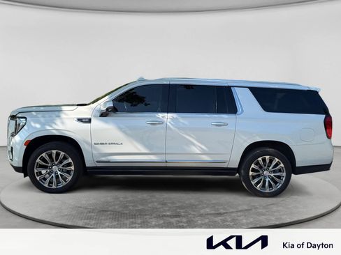 Used 2022 GMC Yukon XL Denali w/ Denali Ultimate Package AWD/4WD image 8