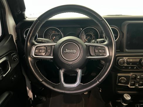 Used 2020 Jeep Wrangler Unlimited Sahara AWD/4WD image 13