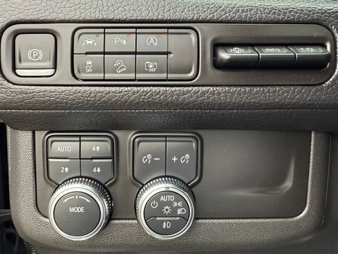 Used 2024 GMC Yukon Denali AWD/4WD image 39