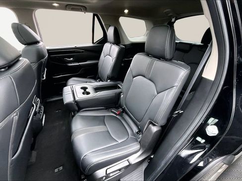 Used 2023 Honda Pilot Touring image 18