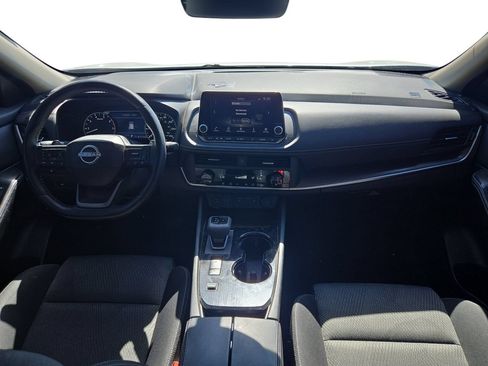 Used 2025 Nissan Rogue SV FWD image 9