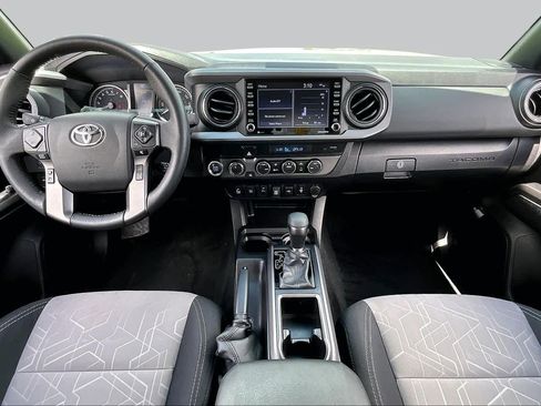 Used 2023 Toyota Tacoma TRD Off-Road w/ Technology Package AWD/4WD image 15