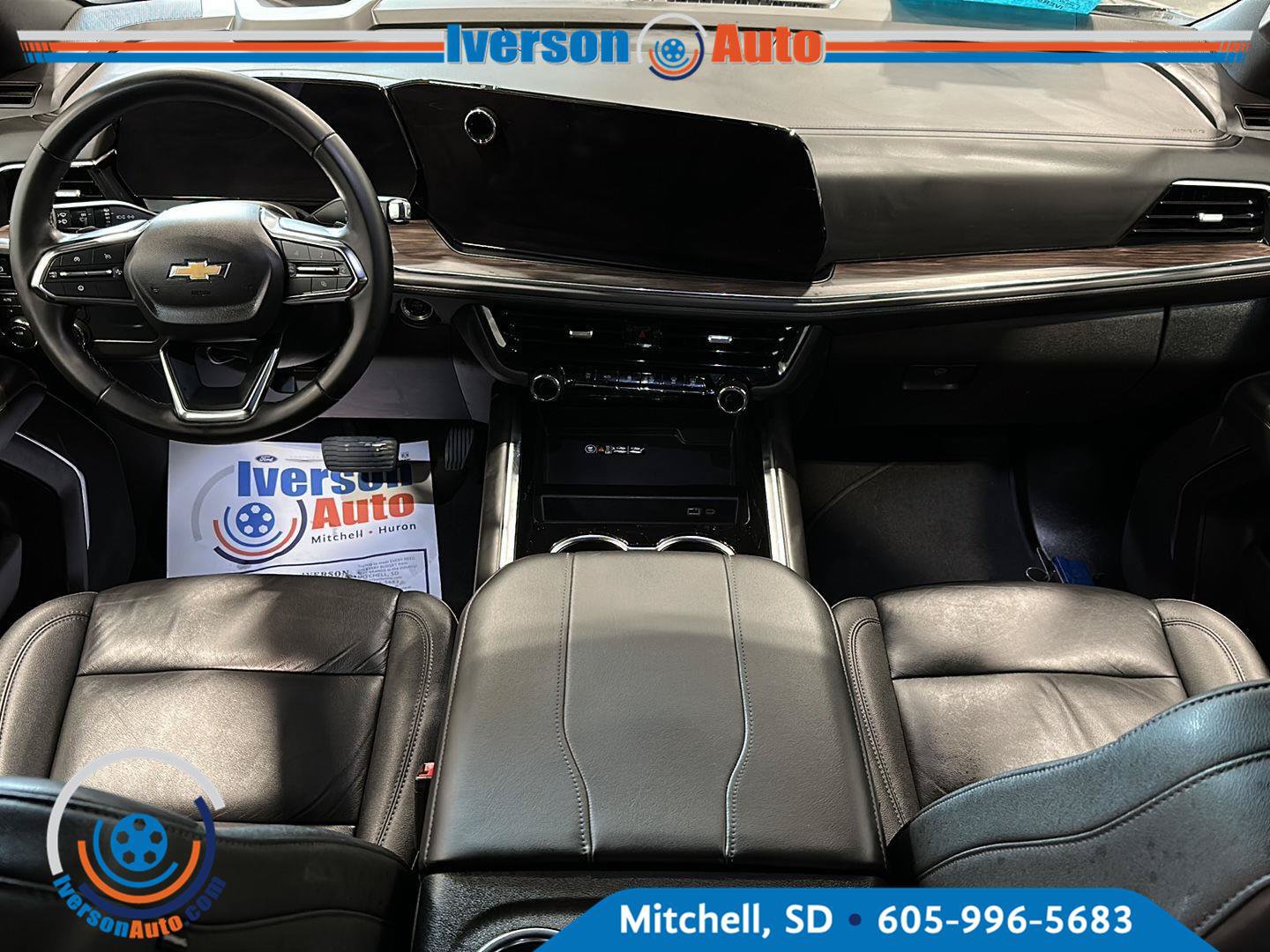 Used 2025 Chevrolet Suburban LT AWD/4WD image 26