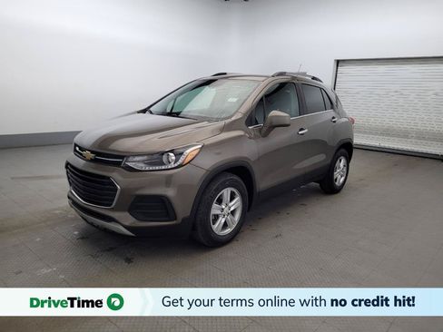 Used 2020 Chevrolet Trax LT w/ LT Convenience Package FWD image 1