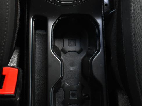 Used 2023 Jeep Renegade Latitude AWD/4WD image 18