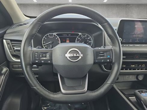 Used 2025 Nissan Rogue SV image 21