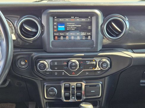 Used 2021 Jeep Wrangler Unlimited Sahara AWD/4WD image 12