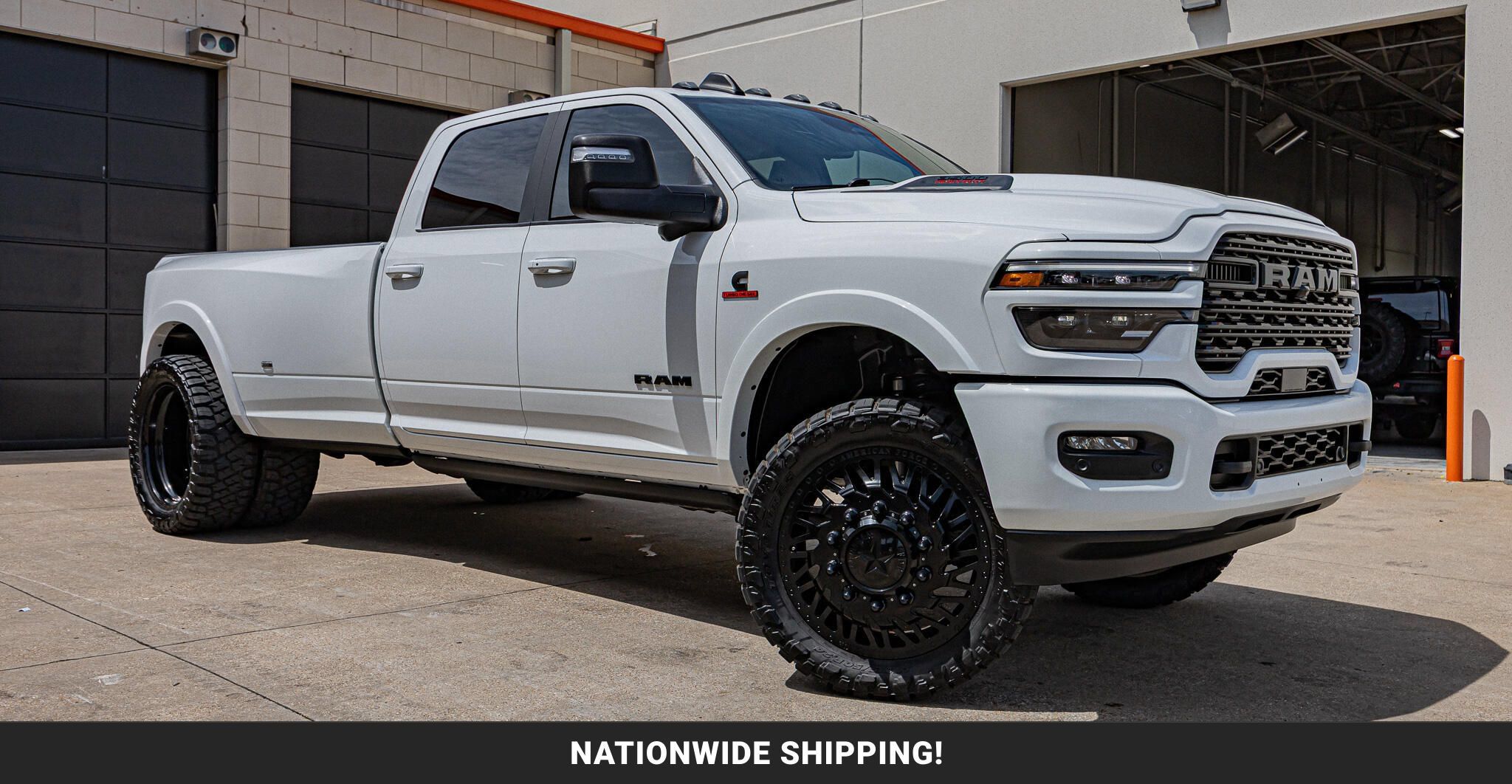 Used 2025 RAM 3500 Limited AWD/4WD image 1