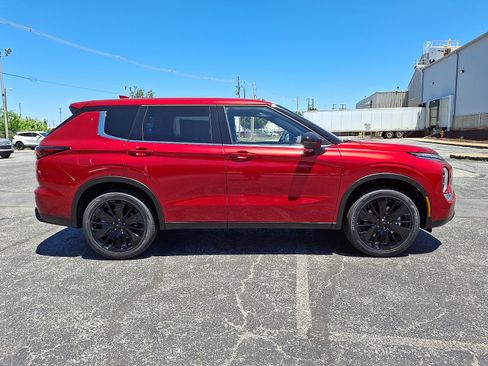 New 2026 Mitsubishi Outlander LE AWD/4WD image 8