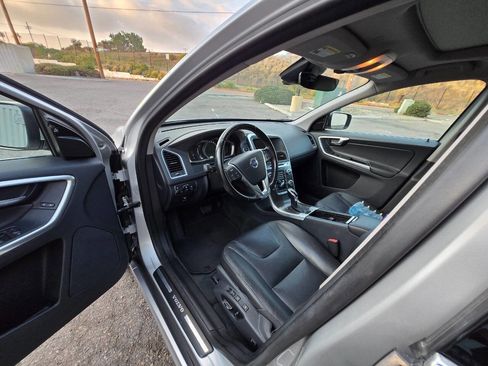 Used 2015 Volvo XC60 T5 Premier image 20