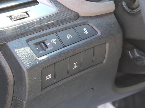 Used 2016 Hyundai Santa Fe Sport image 16