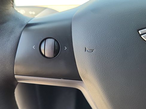 Used 2023 Tesla Model Y Long Range AWD/4WD image 19