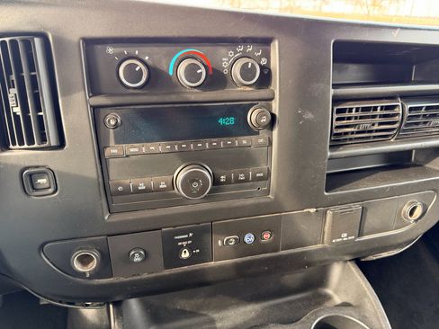 Used 2015 Chevrolet Express 2500 LT w/ LT Preferred Equipment Group image 15