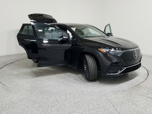 Certified 2023 Mercedes-Benz EQS 580 4MATIC SUV image 15