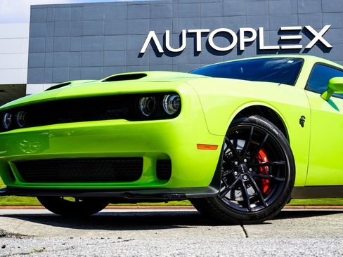 Used 2023 Dodge Challenger SRT Hellcat w/ Driver Convenience Group image 2