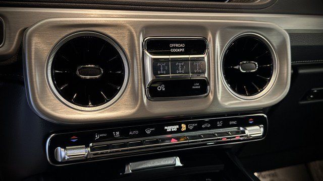 Used 2025 Mercedes-Benz G 550 image 12