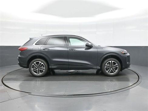 New 2025 Audi Q5 Premium image 8