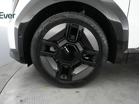 Used 2024 Kia EV9 GT-Line AWD/4WD image 19