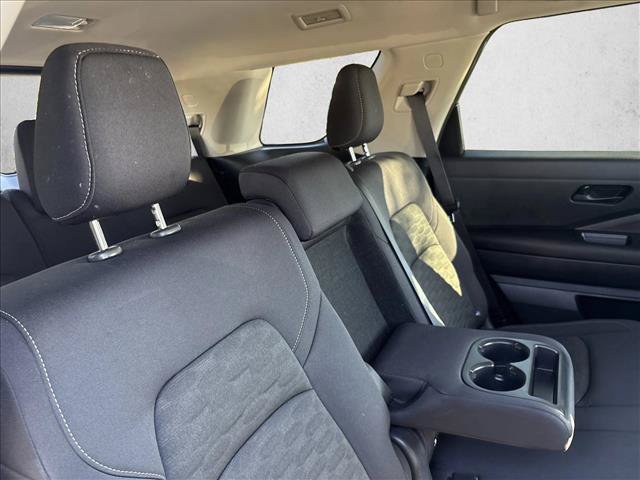 Used 2026 Nissan Pathfinder SV FWD image 25