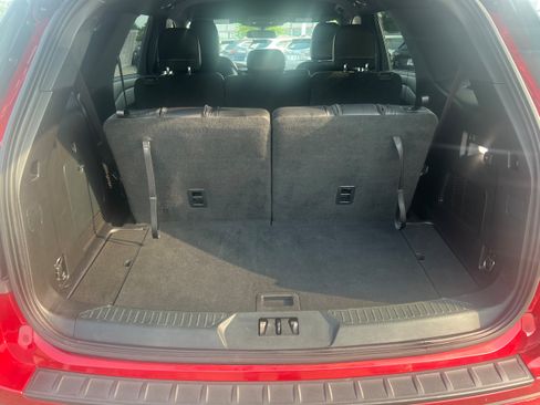 Used 2020 Ford Explorer XLT w/ Equipment Group 202A AWD/4WD image 11