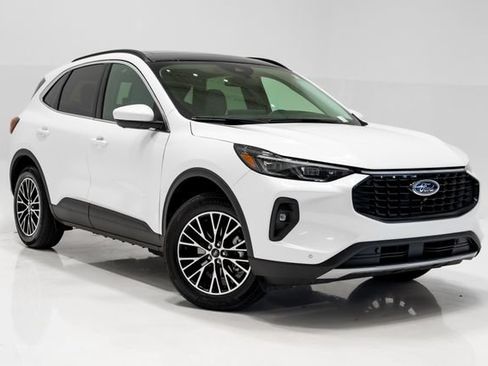 Used 2025 Ford Escape SE w/ PHEV Premium Package FWD image 5