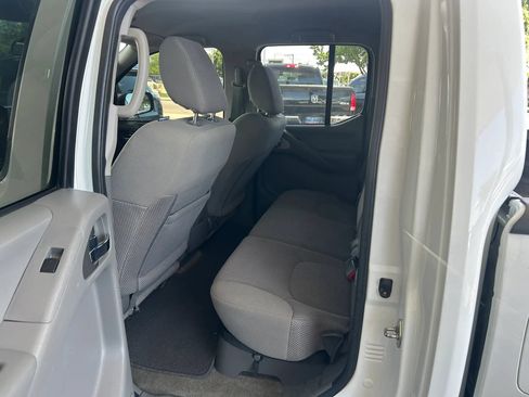 Used 2017 Nissan Frontier SV AWD/4WD image 13