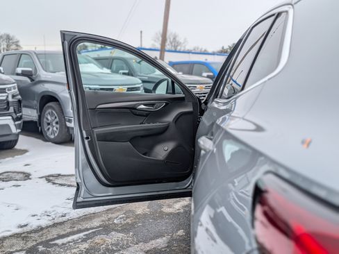 Used 2023 Buick Envision Essence image 29