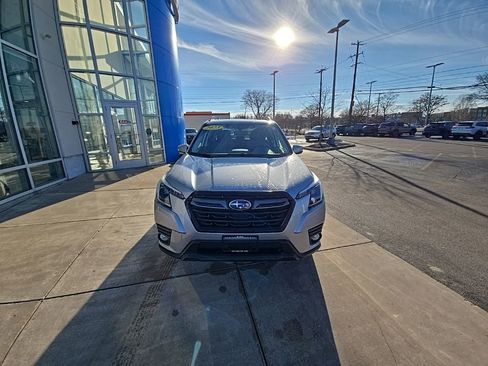 Used 2023 Subaru Forester Limited image 9