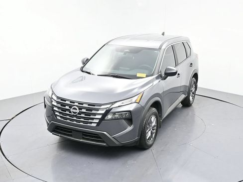 Used 2026 Nissan Rogue S FWD image 17