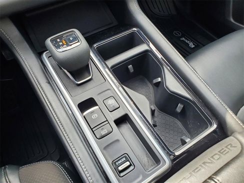 Used 2022 Nissan Pathfinder SL w/ SL Premium Package image 28