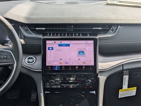 New 2025 Jeep Grand Cherokee Limited w/ Black Appearance Package image 20