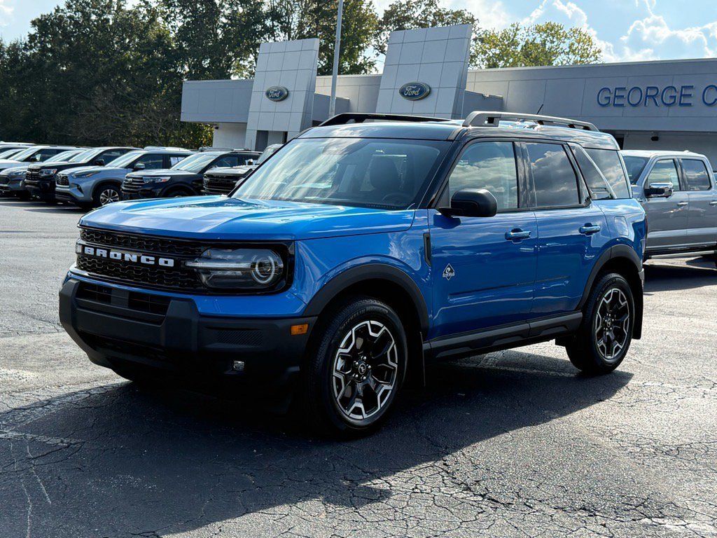 Used 2025 Ford Bronco Sport Outer Banks AWD/4WD image 8