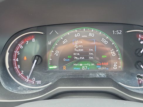 Used 2024 Toyota RAV4 XLE FWD image 34