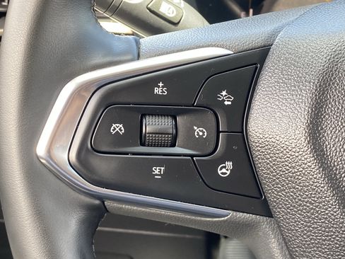 Used 2025 Chevrolet Trax ACTIV w/ Driver Confidence Package FWD image 21