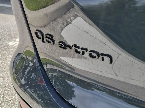 New 2027 Audi Q6 e-tron Premium Plus AWD/4WD image 5