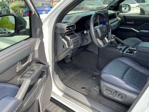 Used 2026 Toyota 4Runner Platinum AWD/4WD image 10