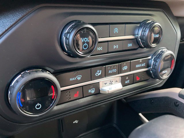 Used 2023 Ford Bronco Big Bend w/ Sasquatch Package AWD/4WD image 35