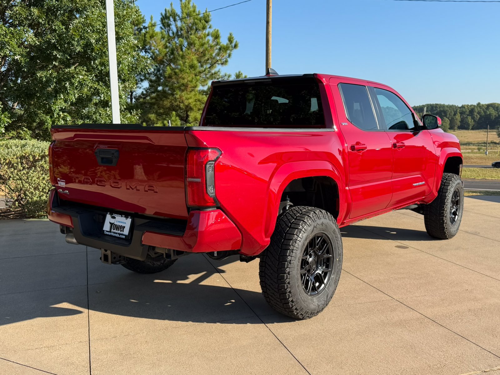 Used 2024 Toyota Tacoma SR5 AWD/4WD image 6