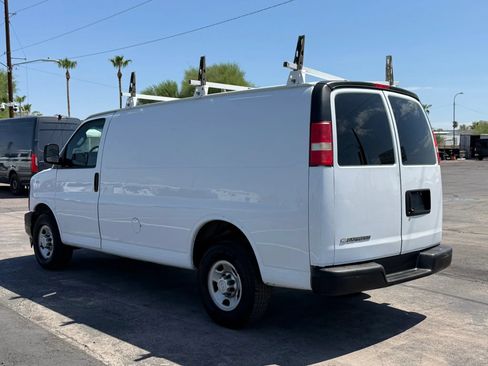 Used 2017 Chevrolet Express 2500 RWD image 5