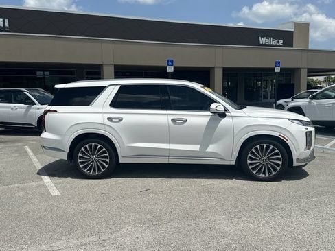 Certified 2025 Hyundai Palisade Calligraphy AWD/4WD image 5