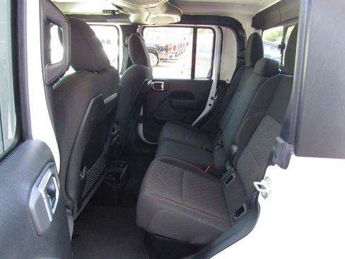 Used 2024 Jeep Gladiator Mojave AWD/4WD image 26