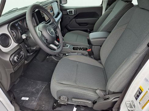 New 2025 Jeep Gladiator Sport image 11