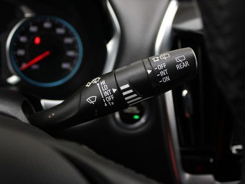 Used 2023 Chevrolet Traverse LT image 14